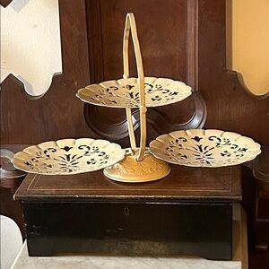 Crème Enamel Tiered Serving Tray